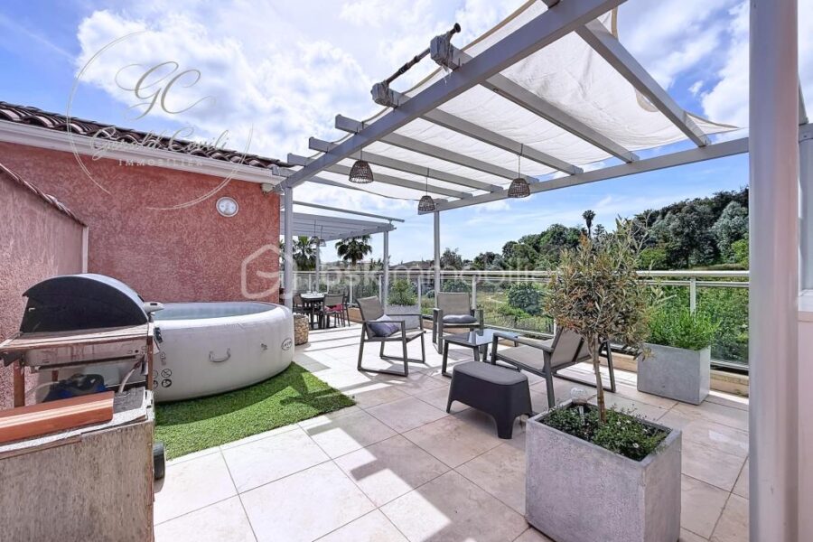Appartement à vendre à Mandelieu la napoule