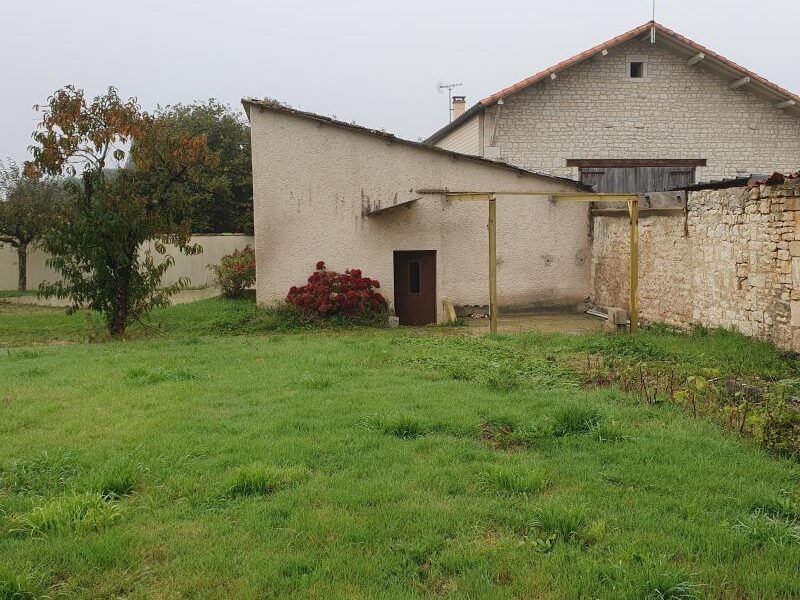 Terrain à vendre à Sauze vaussais