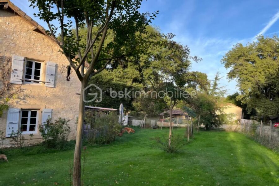 Maison à vendre à Cezan