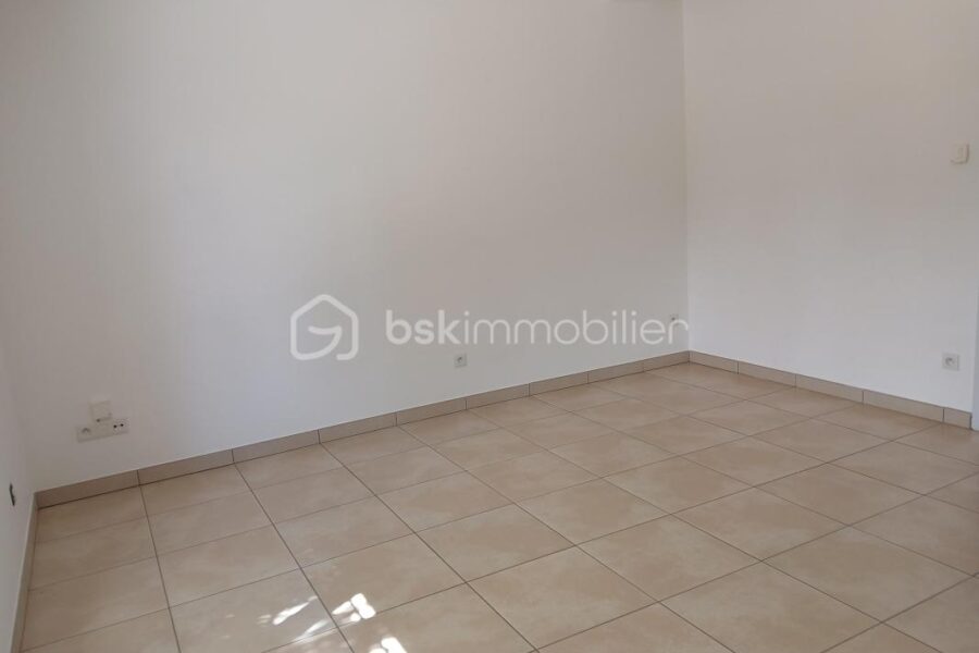 Appartement à vendre à Vaux le penil