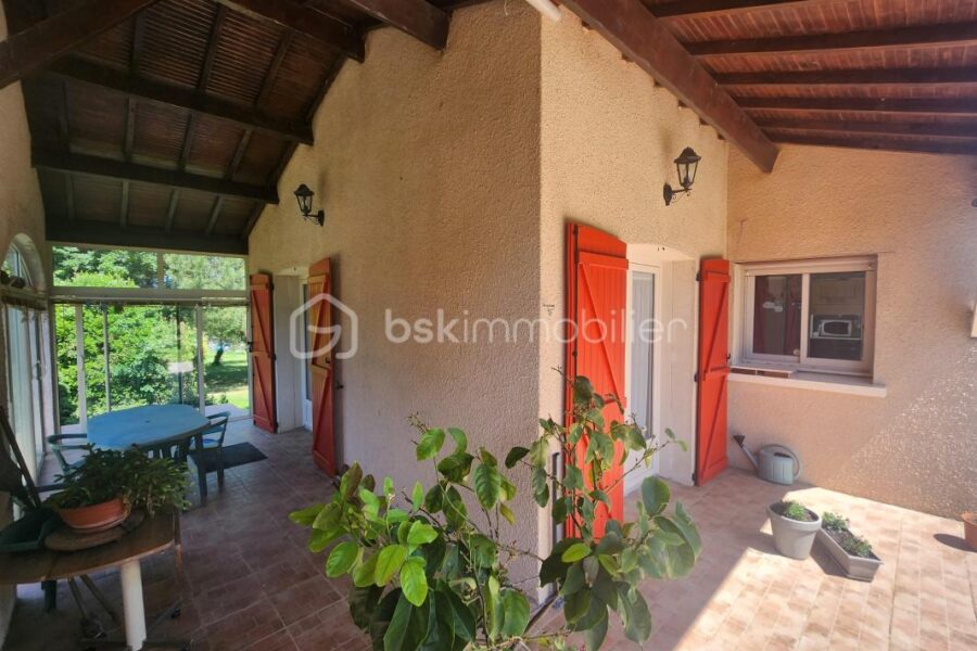 Maison à vendre à Rouille