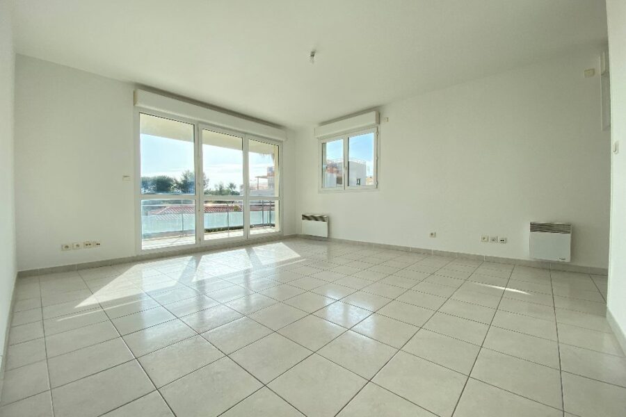Appartement à louer à Saint laurent du var — Vue marina / port — photo 4
