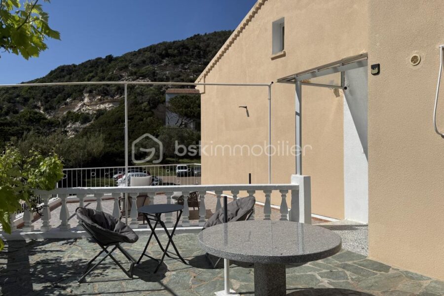 Maison à vendre à Bonifacio — Vue sur la ville — photo 4