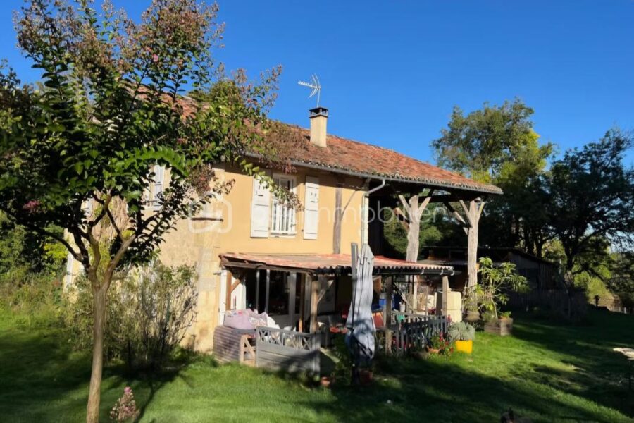 Maison à vendre à Cezan