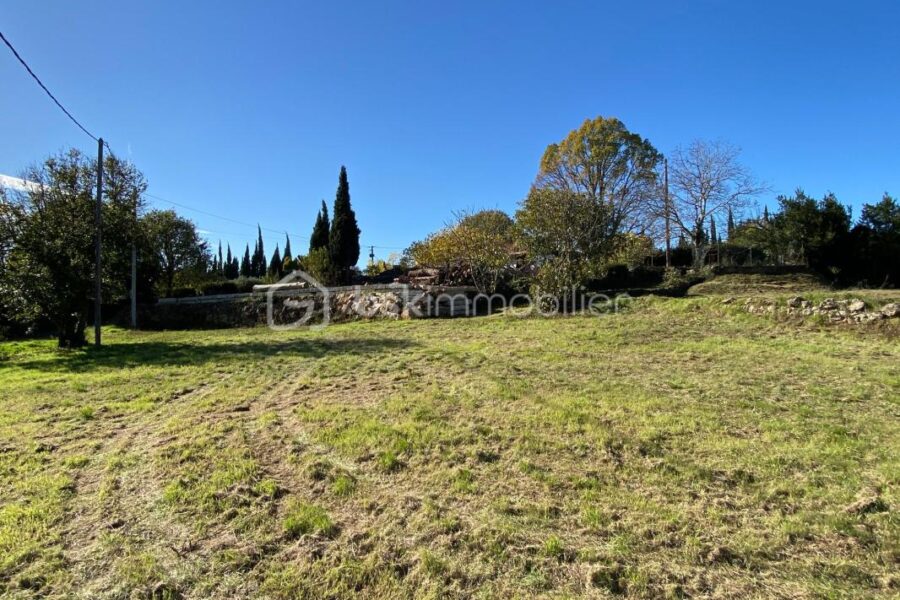 Terrain à vendre à Salernes