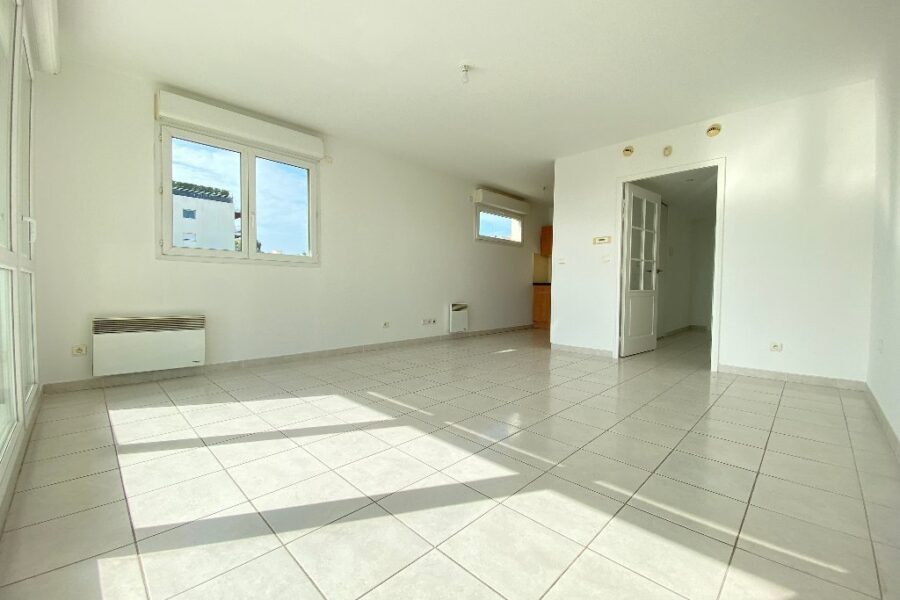 Appartement à louer à Saint laurent du var — Vue marina / port — photo 5