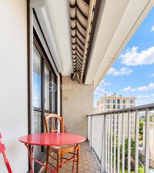 Appartement à vendre à Pantin — Vue sur la ville — photo 1