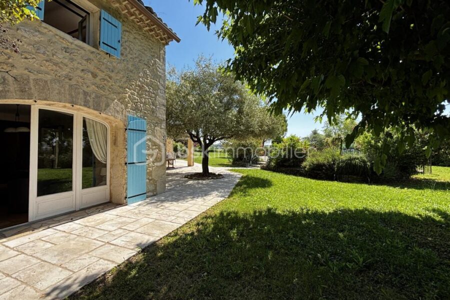 Maison à vendre à Saint restitut