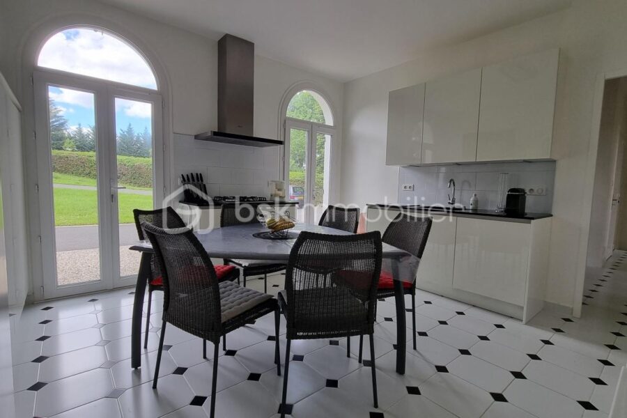 Maison à vendre à Saint remy en rollat