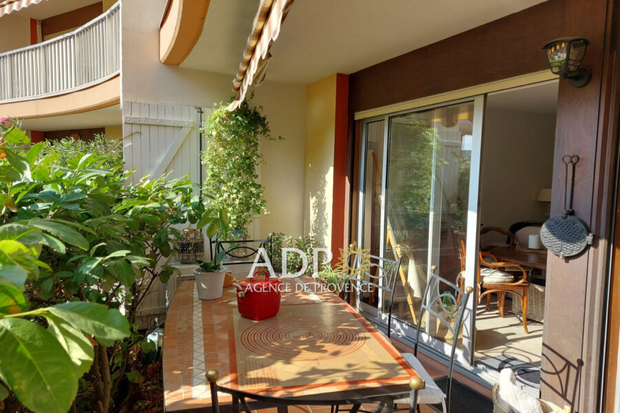 Appartement à vendre à Mandelieu-la-Napoule — Vue parc & jardin — photo 3