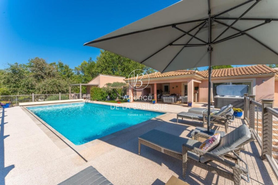 Maison à vendre à Saint-maximin-la-sainte-baume