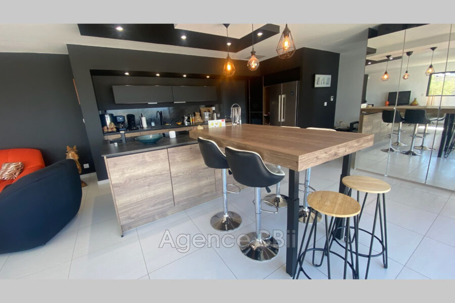 Maison à vendre à Treilles