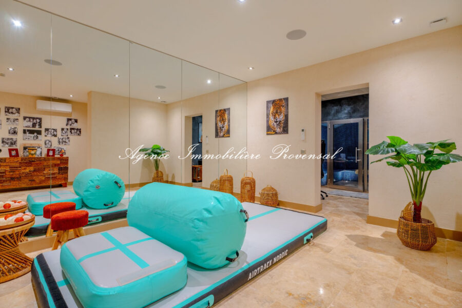 Maison à vendre à Sainte-Maxime — Vue montagne — photo 18
