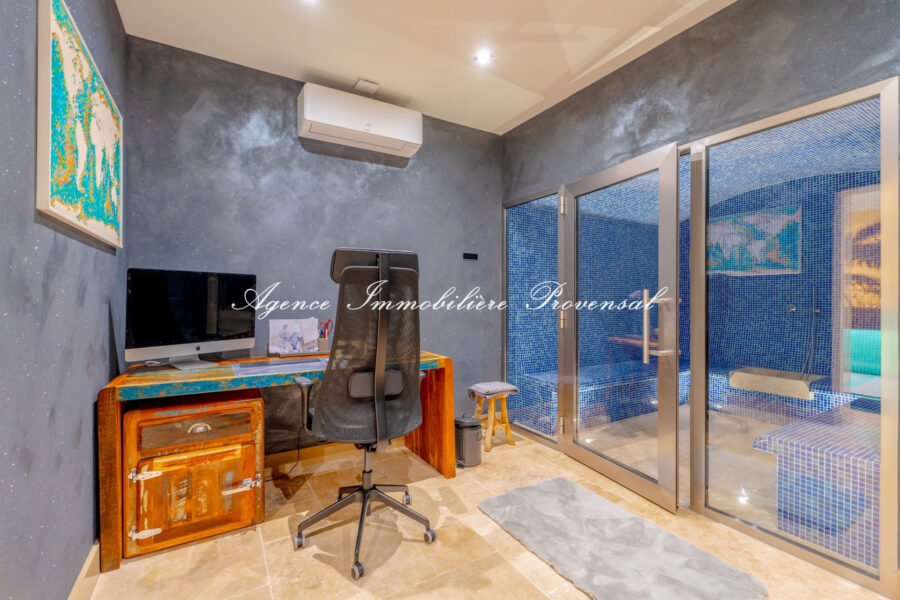 Maison à vendre à Sainte-Maxime — Vue montagne — photo 19