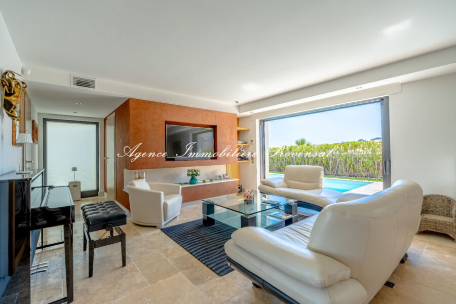 Maison à vendre à Sainte-Maxime — Vue montagne — photo 8