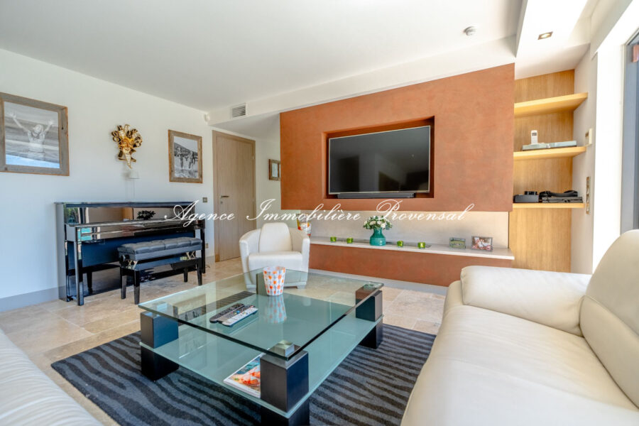 Maison à vendre à Sainte-Maxime — Vue montagne — photo 9