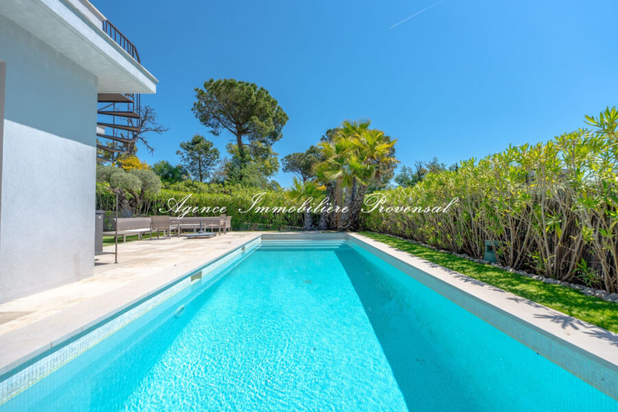 Maison à vendre à Sainte-Maxime — Vue montagne — photo 6