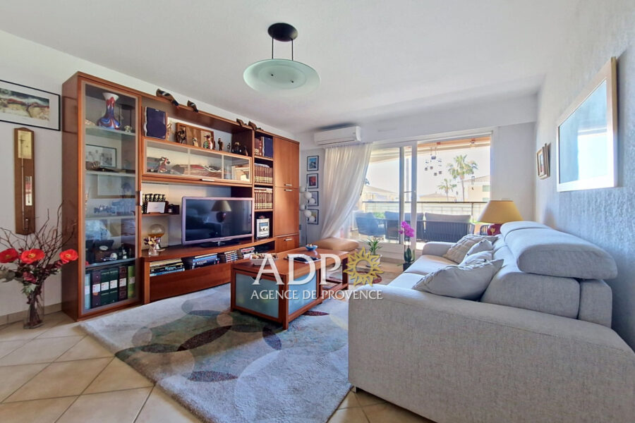 Appartement à vendre à Mandelieu-la-Napoule — Vue parc & jardin — photo 4