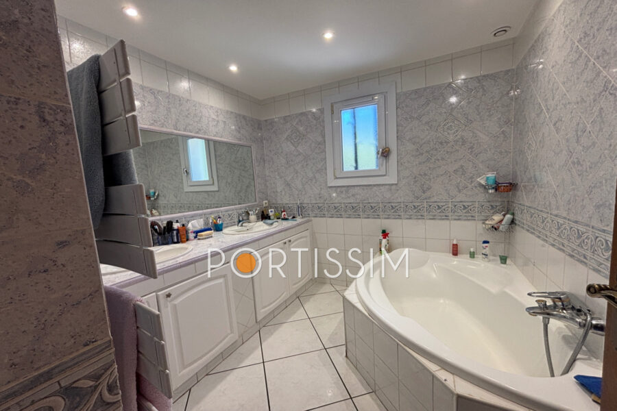 Maison à vendre à Cagnes-sur-Mer — Vue parc & jardin — photo 9