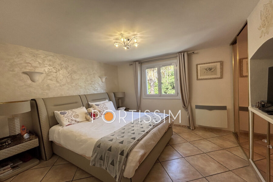 Maison à vendre à Cagnes-sur-Mer — Vue parc & jardin — photo 7