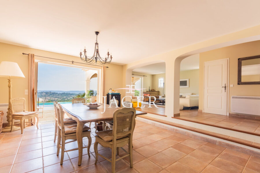 Maison à vendre à Sainte-maxime