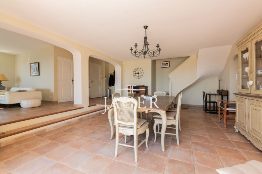 Maison à vendre à Sainte-maxime