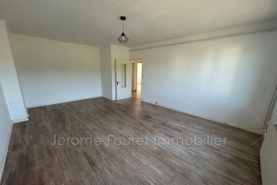 Appartement à louer à Montaignac-sur-doustre