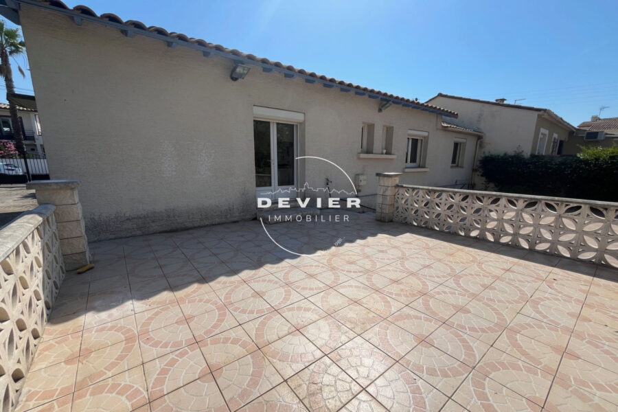 Maison à vendre à Saint-brès