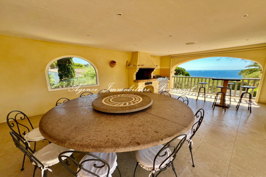 Maison à louer à Sainte-maxime