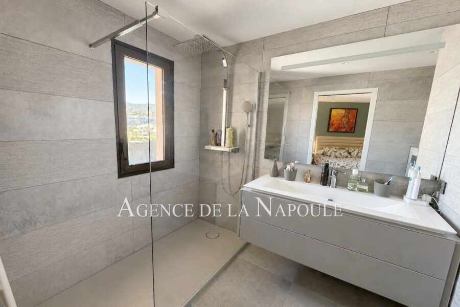 Appartement à vendre à Mandelieu-la-napoule