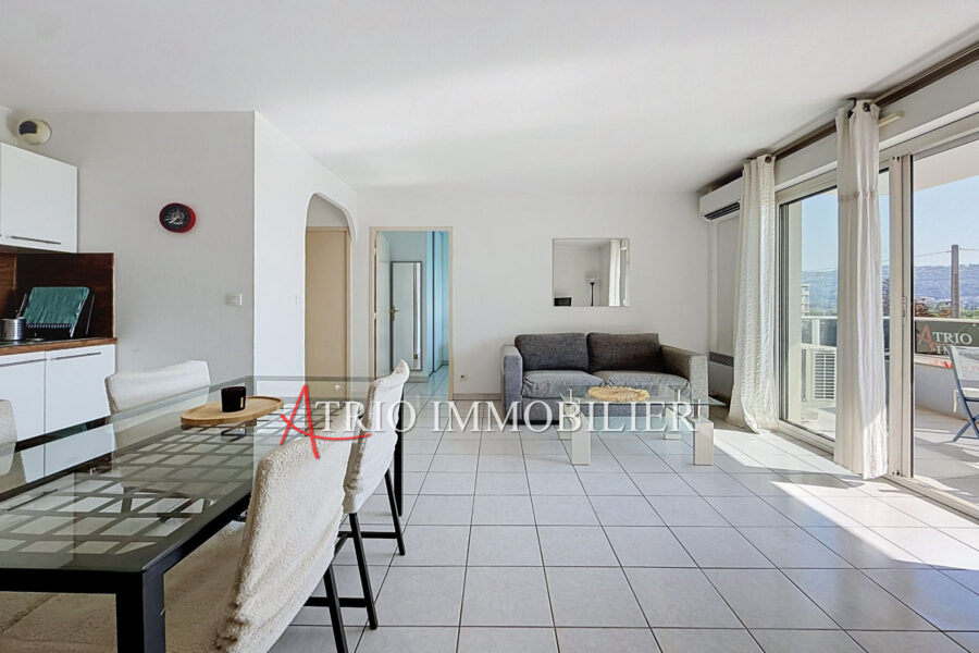 Appartement à vendre à Saint-laurent-du-var — Vue sur la ville — photo 5