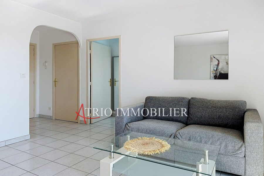 Appartement à vendre à Saint-laurent-du-var — Vue sur la ville — photo 3