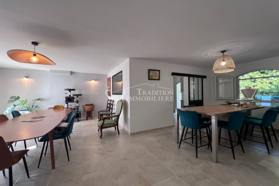 Maison à vendre à Saint-rémy-de-provence — Vue parc & jardin — photo 6