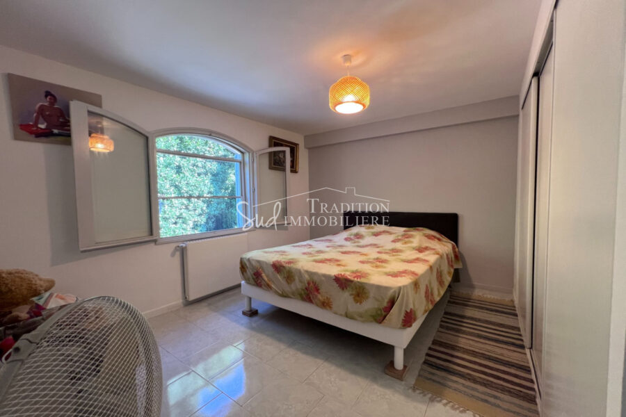 Maison à vendre à Saint-rémy-de-provence — Vue parc & jardin — photo 11