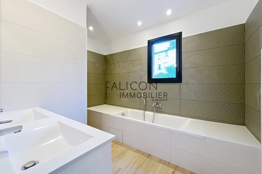 Maison à vendre à Tourrette-Levens — Vue montagne — photo 11