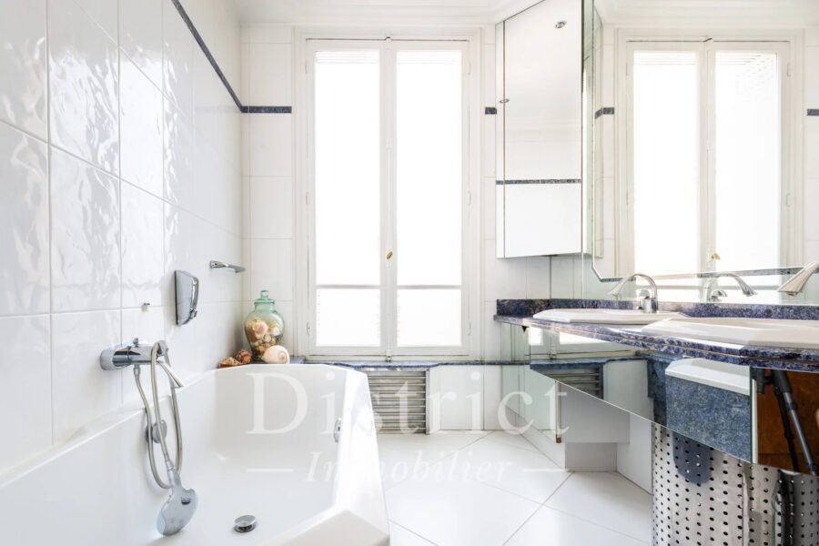 Appartement à vendre à Paris 17ème — Vue parc — photo 15