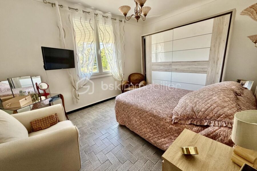 Maison à vendre à Bonifacio — Vue sur la ville — photo 8