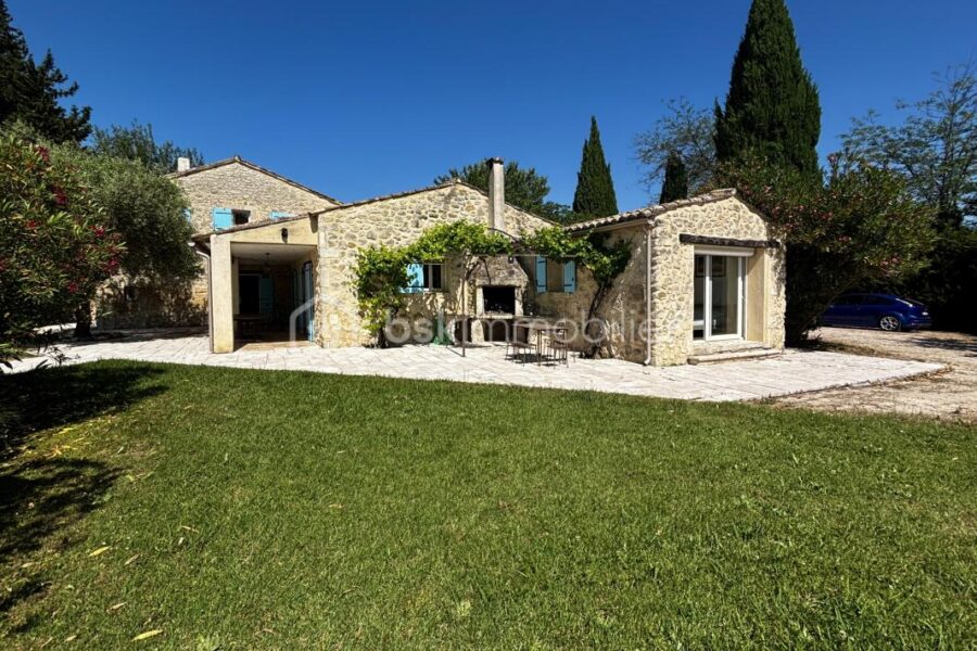 Maison à vendre à Saint restitut