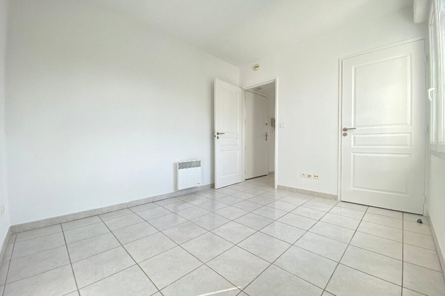 Appartement à louer à Saint laurent du var — Vue marina / port — photo 9