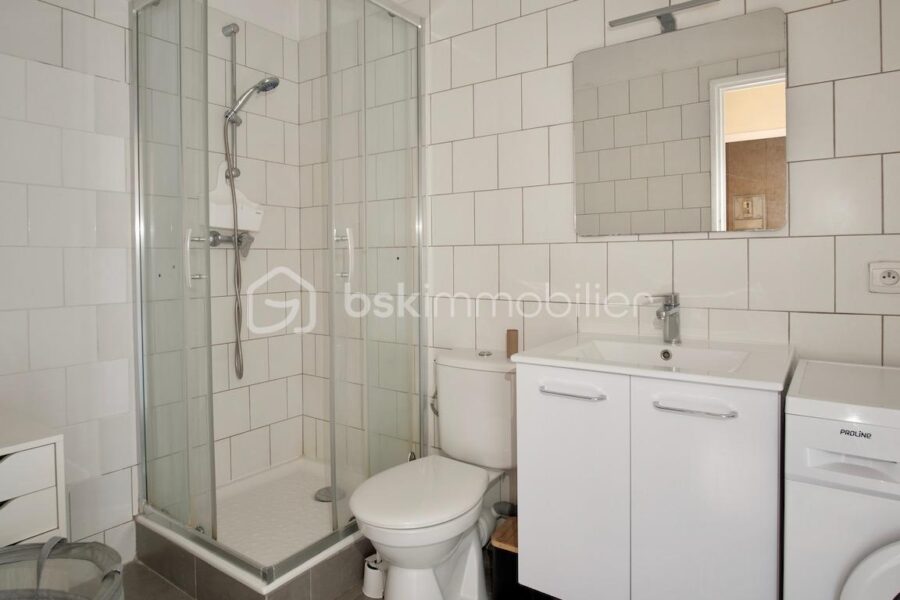 Appartement à vendre à Marseille 5e arrondissement — Vue sur la ville — photo 9