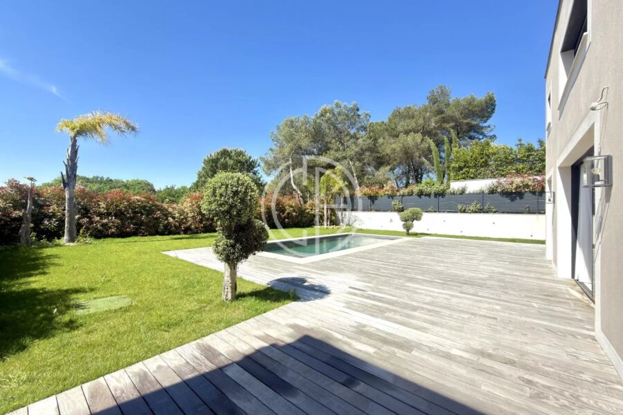 Maison à vendre à Valbonne