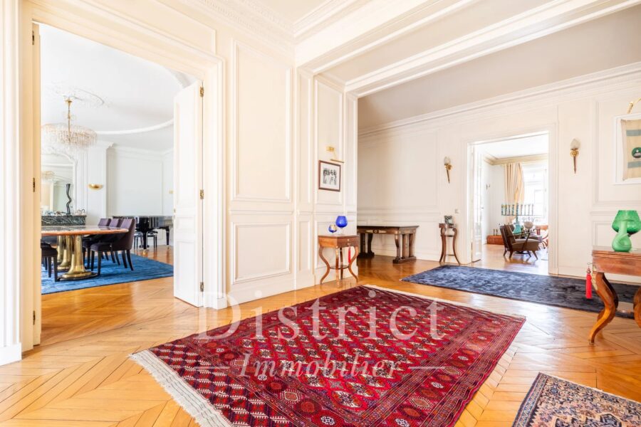 Appartement à vendre à Paris 17ème — Vue parc — photo 2