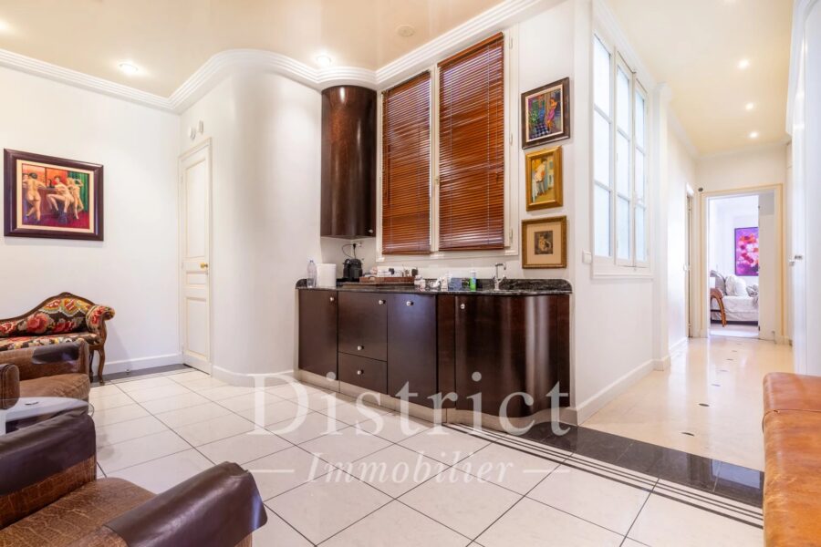 Appartement à vendre à Paris 17ème — Vue parc — photo 7