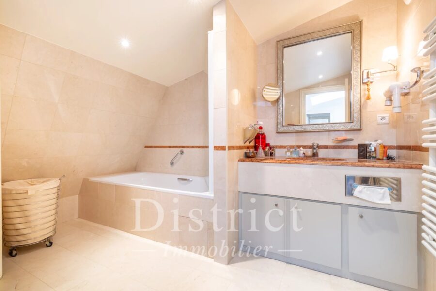 Appartement à vendre à Paris 8ème