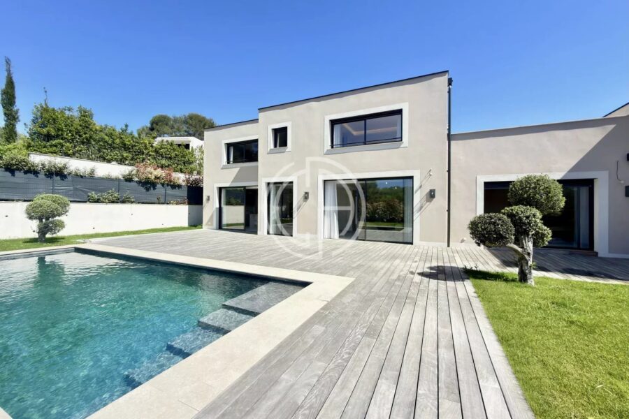 Maison à vendre à Valbonne