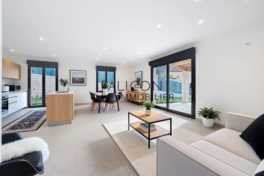 Maison à vendre à Tourrette-Levens — Vue montagne — photo 5
