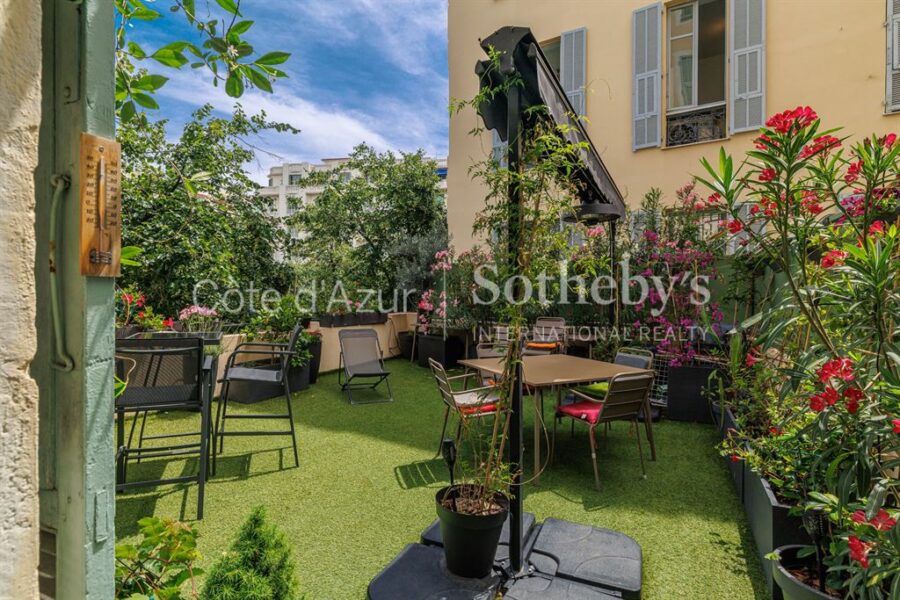 Appartement à vendre à Nice — Vue sur la ville — photo 1