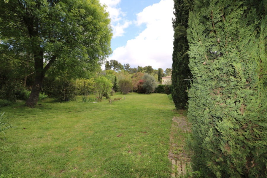 Terrain à vendre à Assas