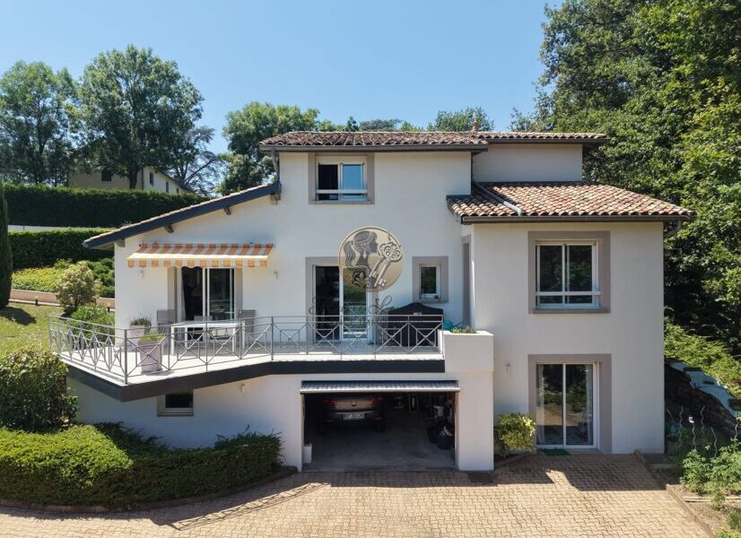 Maison à vendre à Charbonnières-les-bains