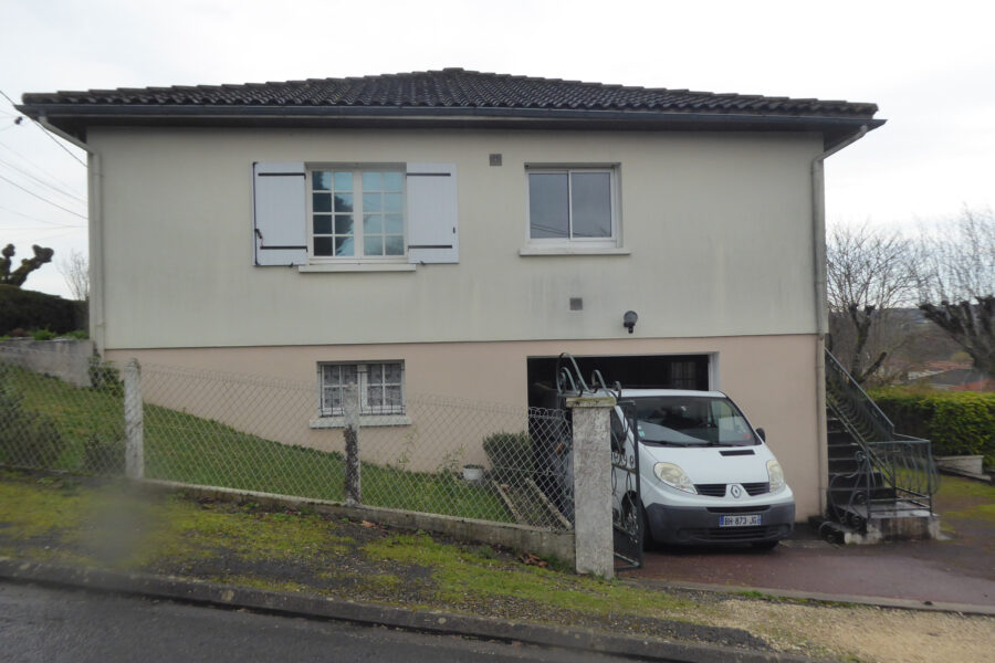 Maison à vendre à Montmoreau-saint-cybard